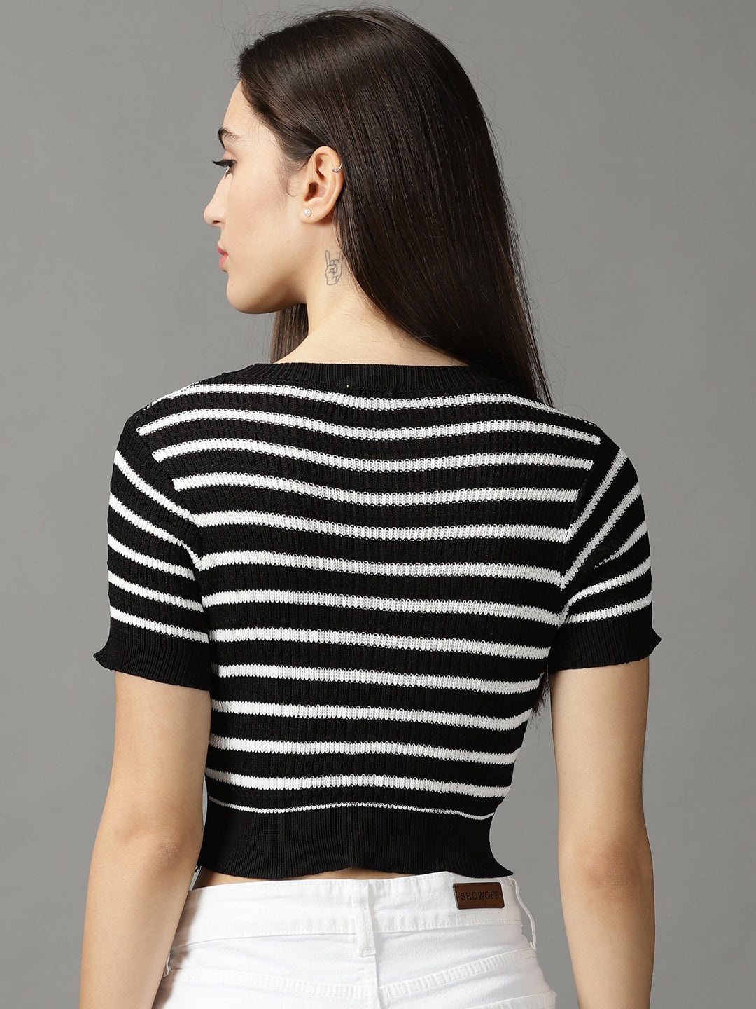 Women's Black Solid Fitted Crop Top