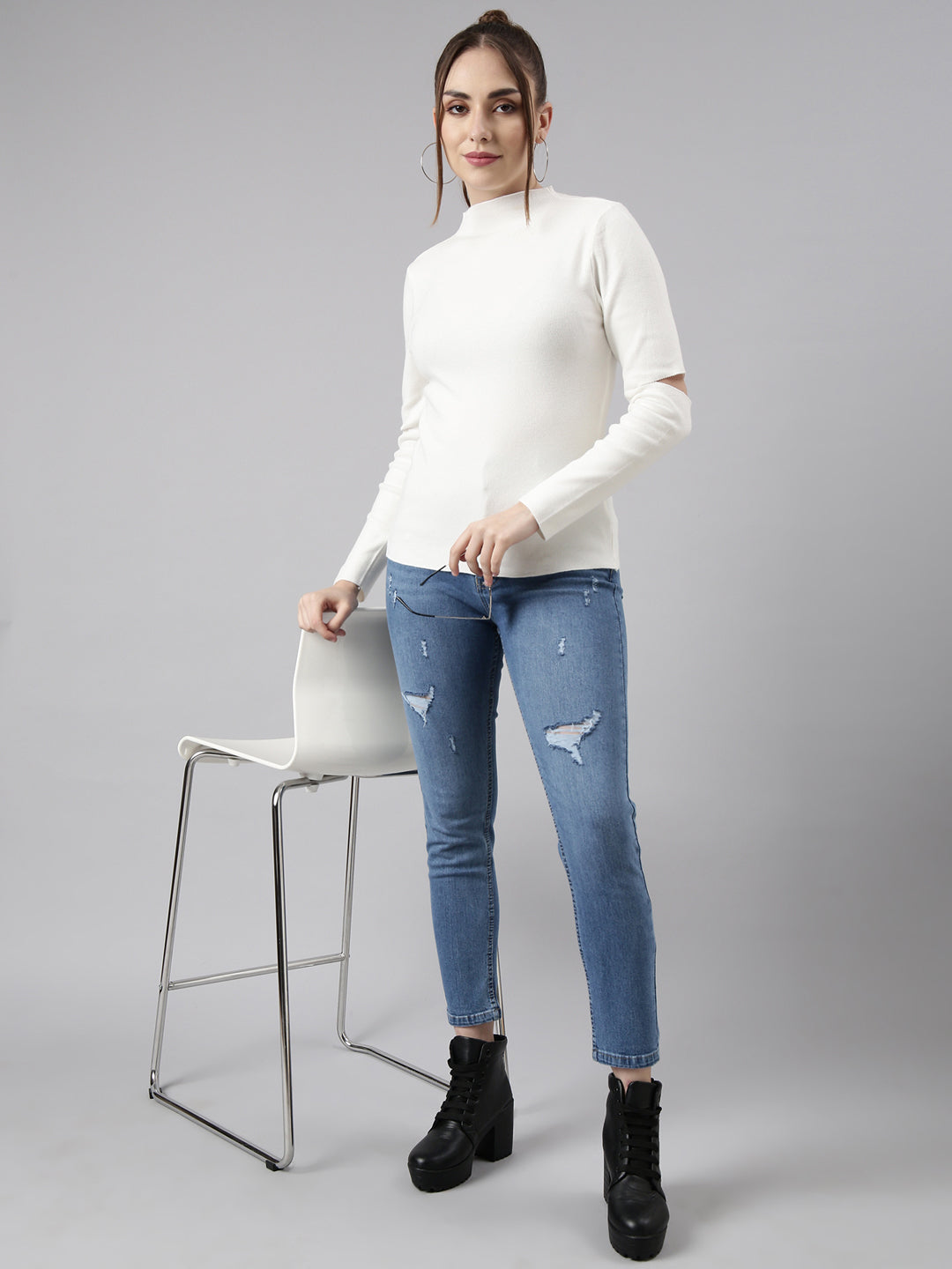 Women Off White Solid Fitted Top