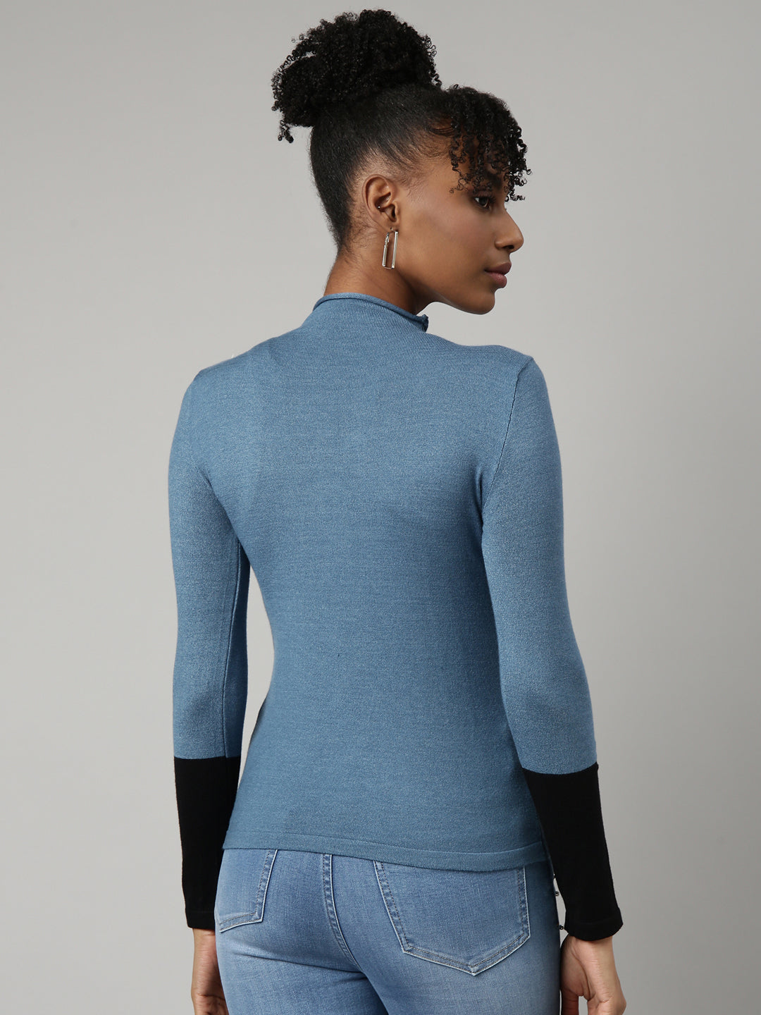 Women Blue Solid Fitted Top