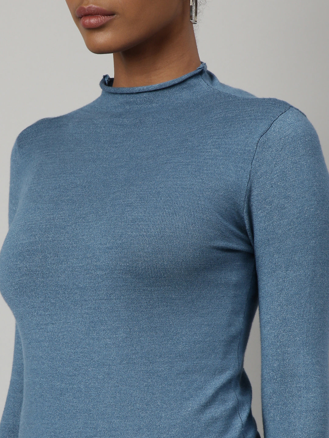 Women Blue Solid Fitted Top