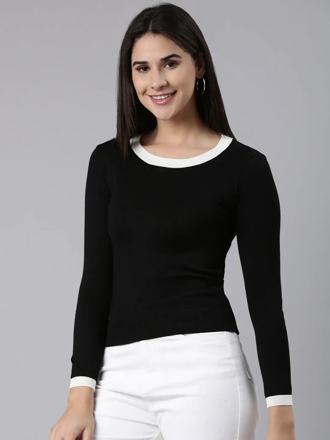 Women's Round Neck Solid Black Fitted Regular Top