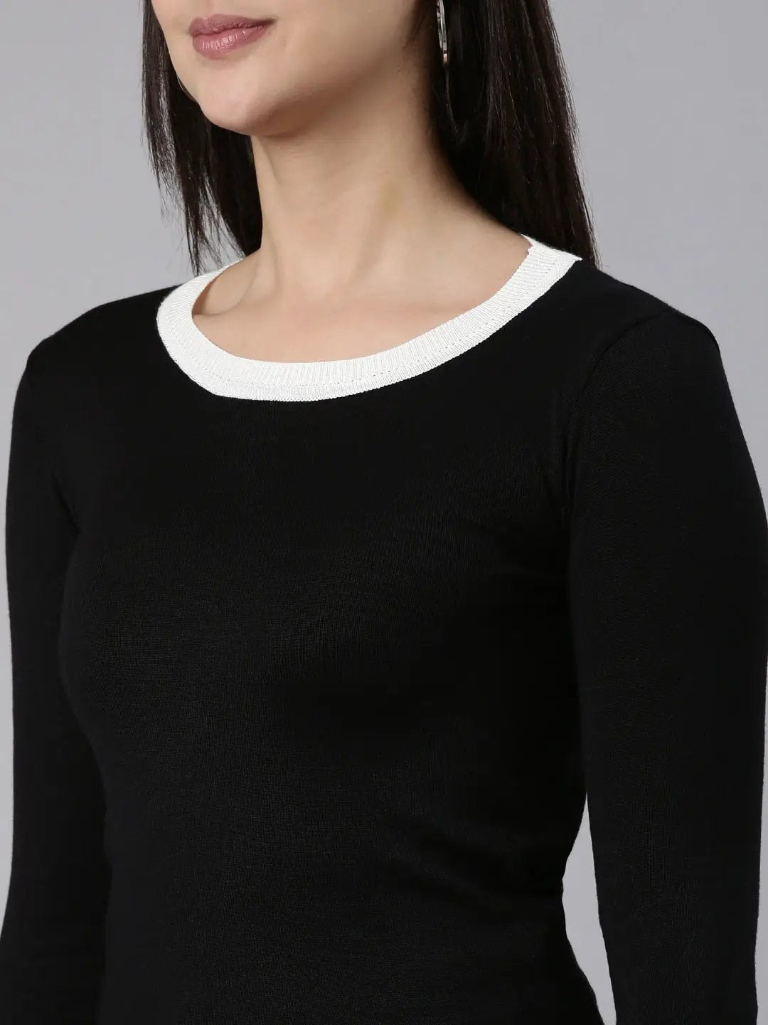 Women's Round Neck Solid Black Fitted Regular Top