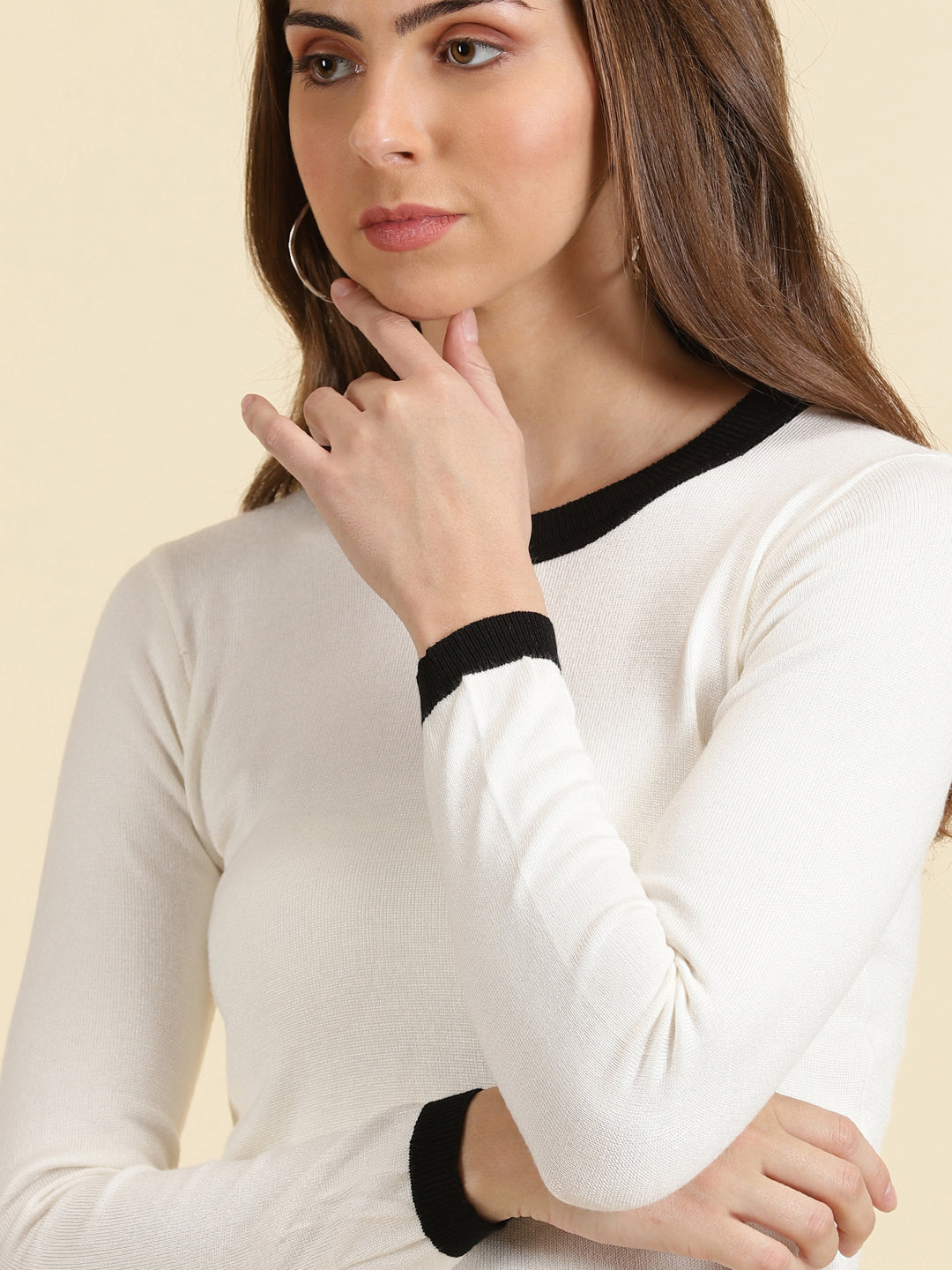 Women's White Solid Fitted Top