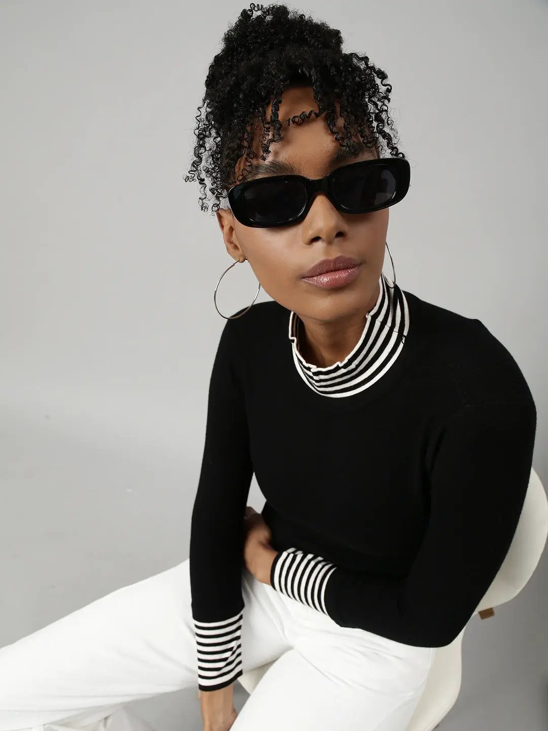 Women's Black Solid Fitted Top