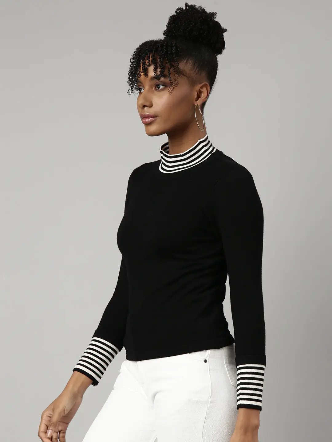 Women's Black Solid Fitted Top
