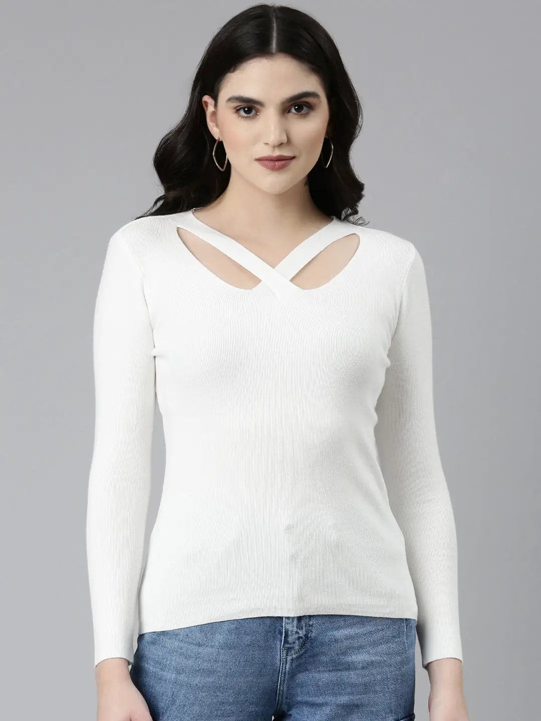 Women's V-Neck Solid White Fitted Regular Top