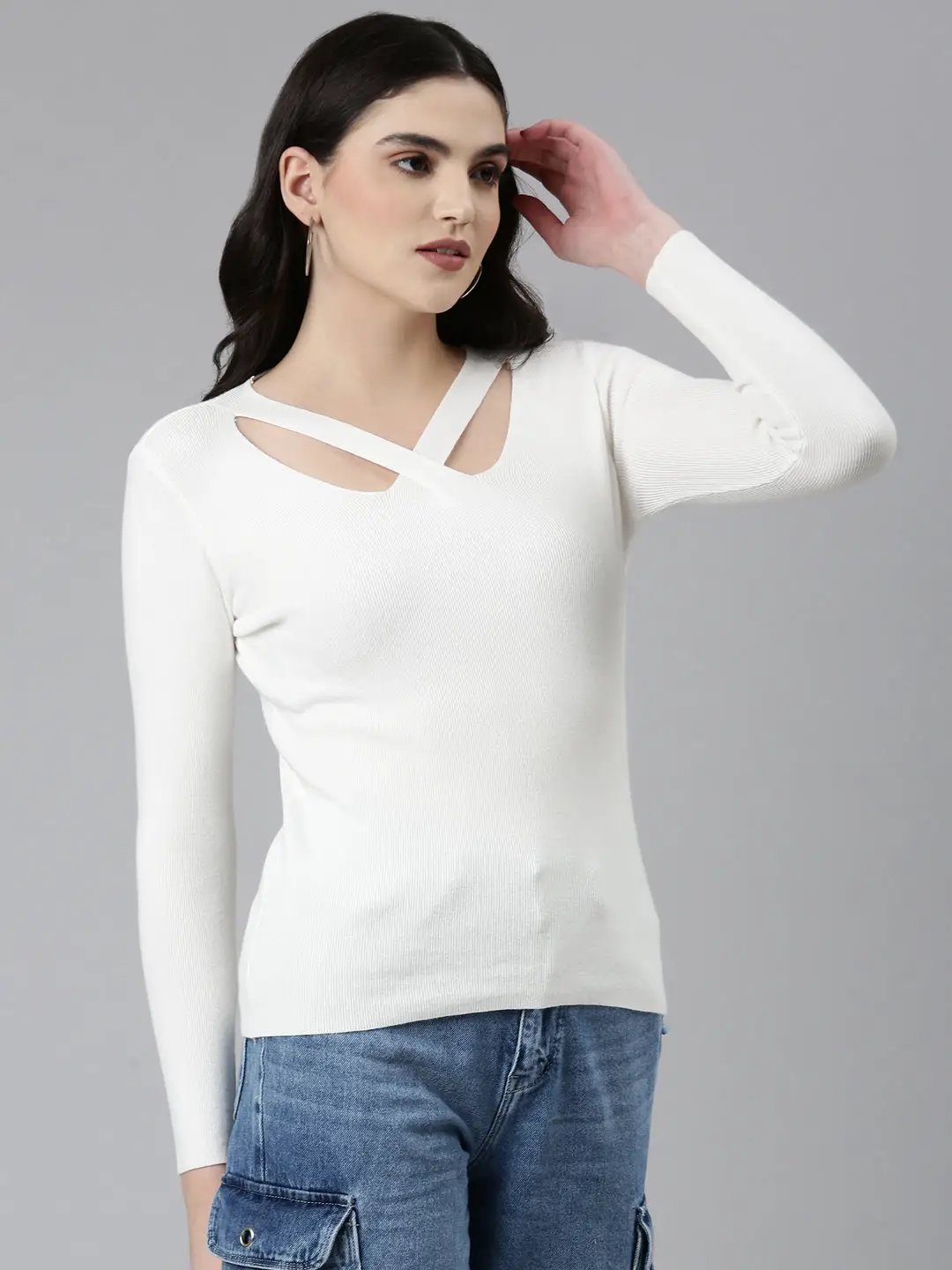 Women's V-Neck Solid White Fitted Regular Top