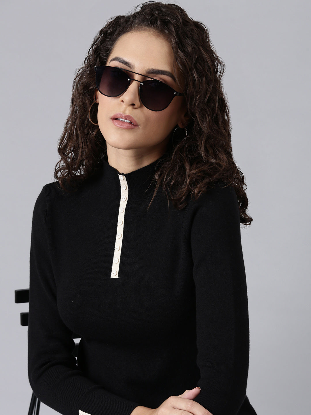 Women's Black Solid Fitted Top