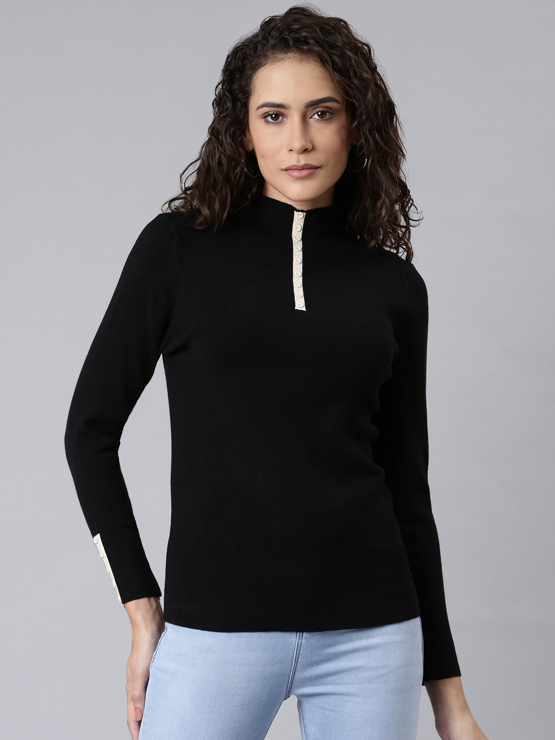Women's Black Solid Fitted Top