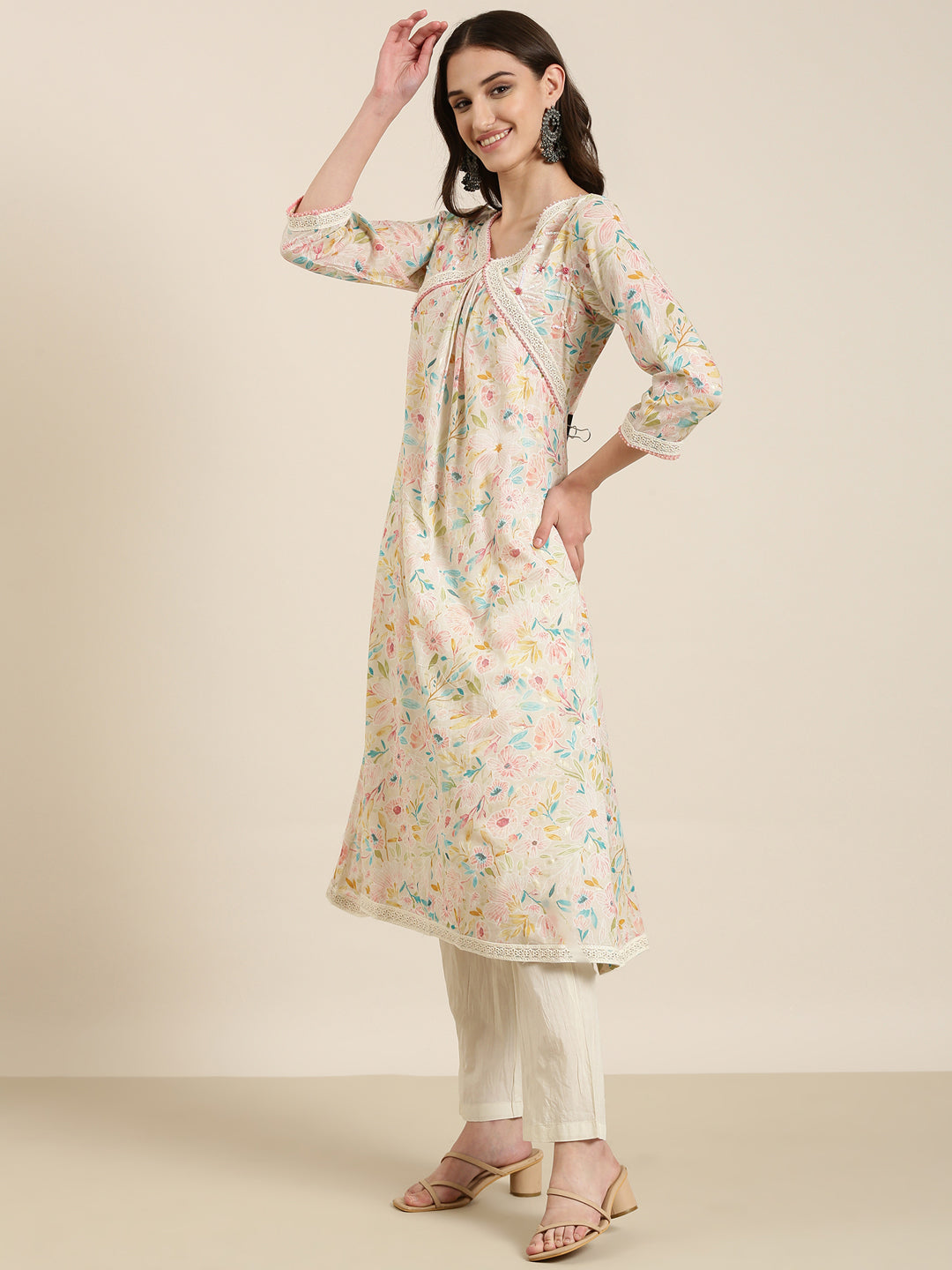 Women Cream Floral Kurta Set