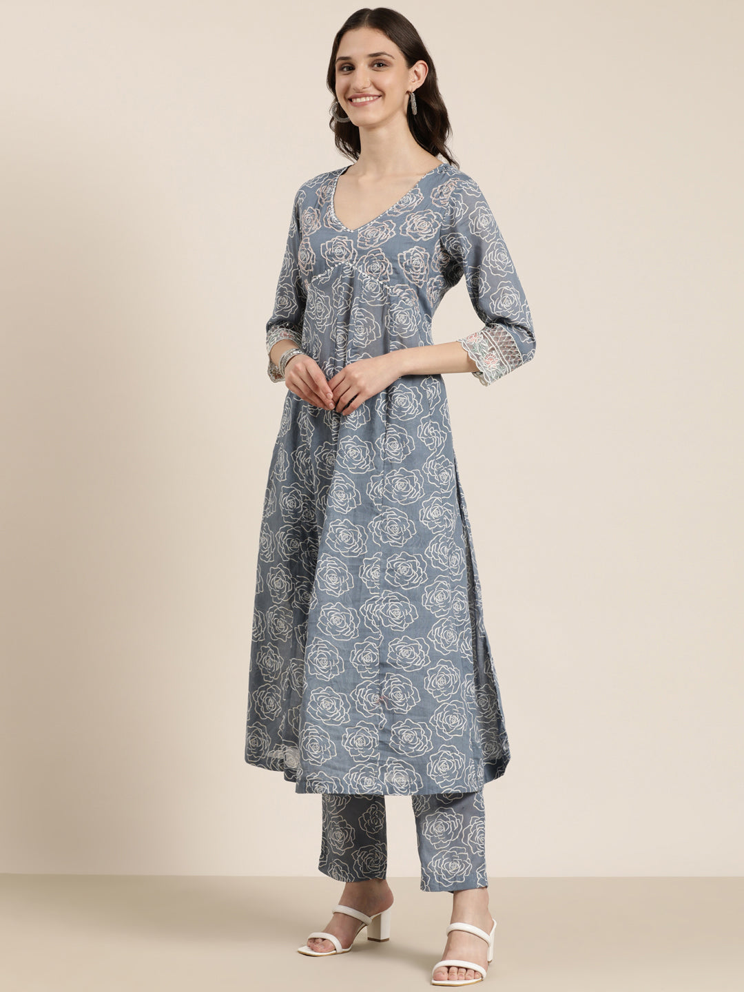 Women Grey Floral Kurta Set