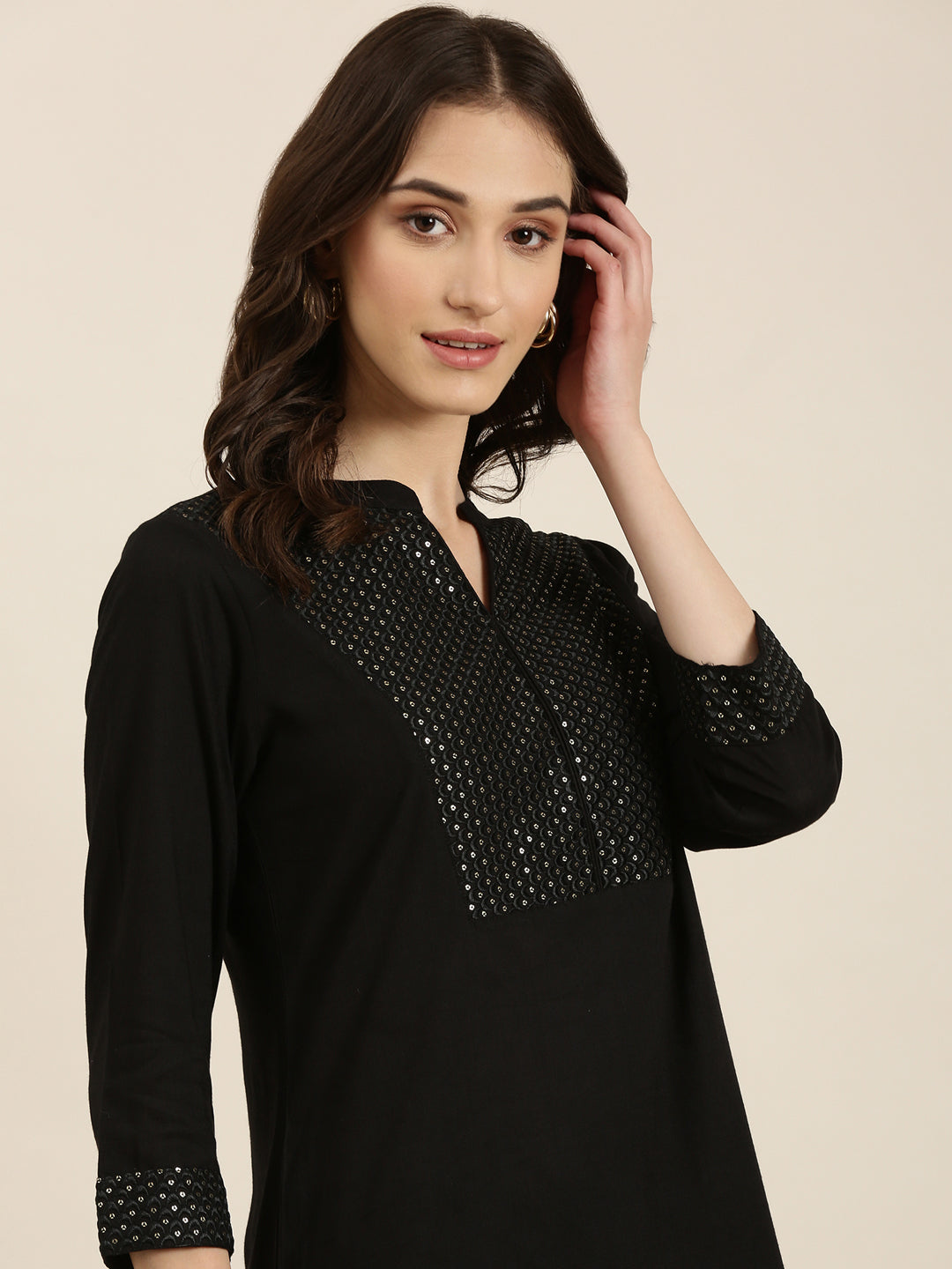 Women Black Solid Straight Kurta