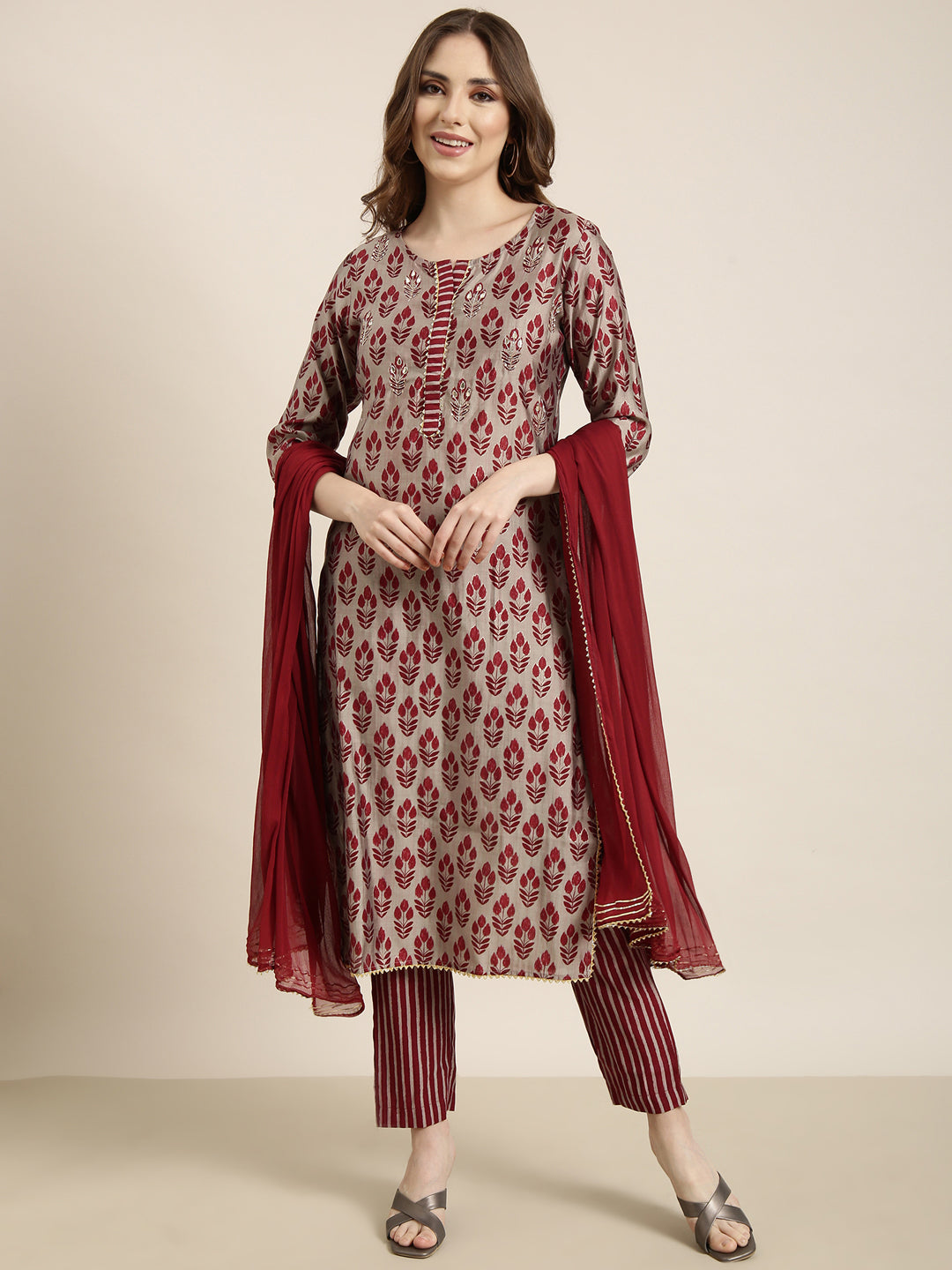 Women Straight Maroon Floral Kurta and Trousers Set Comes With Dupatta