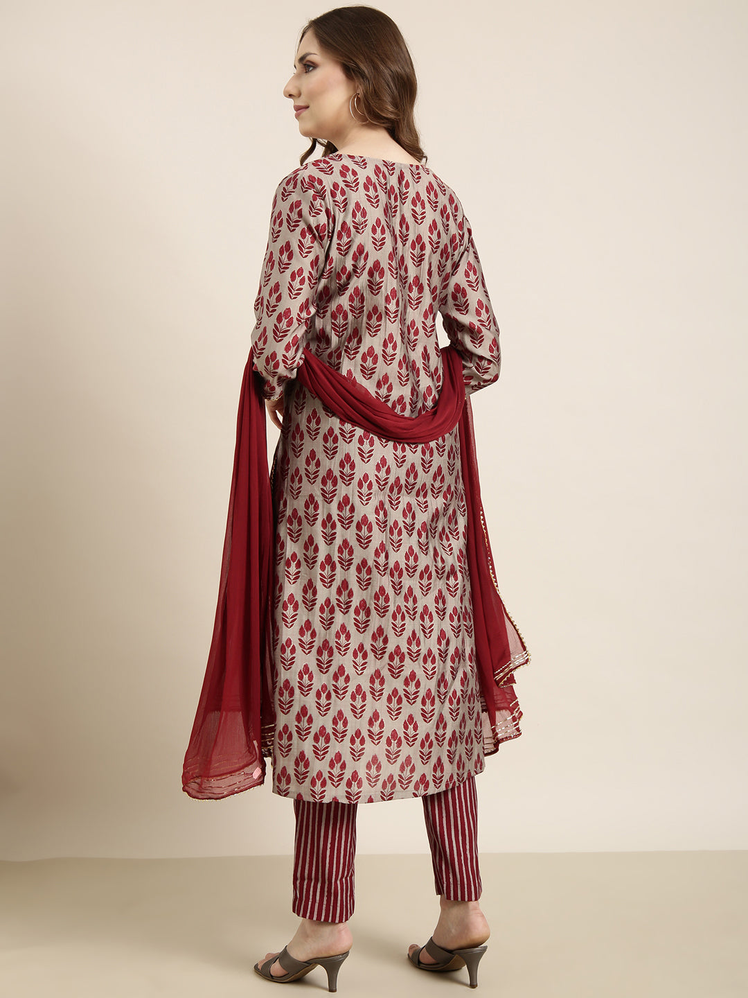 Women Straight Maroon Floral Kurta and Trousers Set Comes With Dupatta