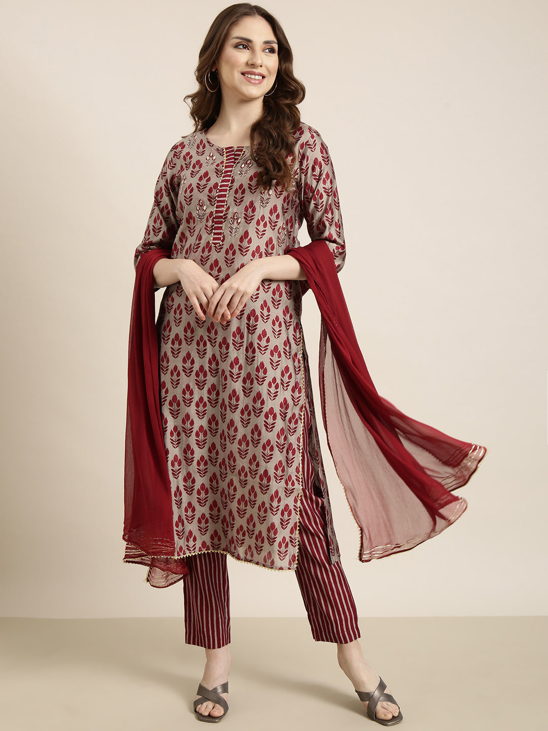 Women Straight Maroon Floral Kurta and Trousers Set Comes With Dupatta