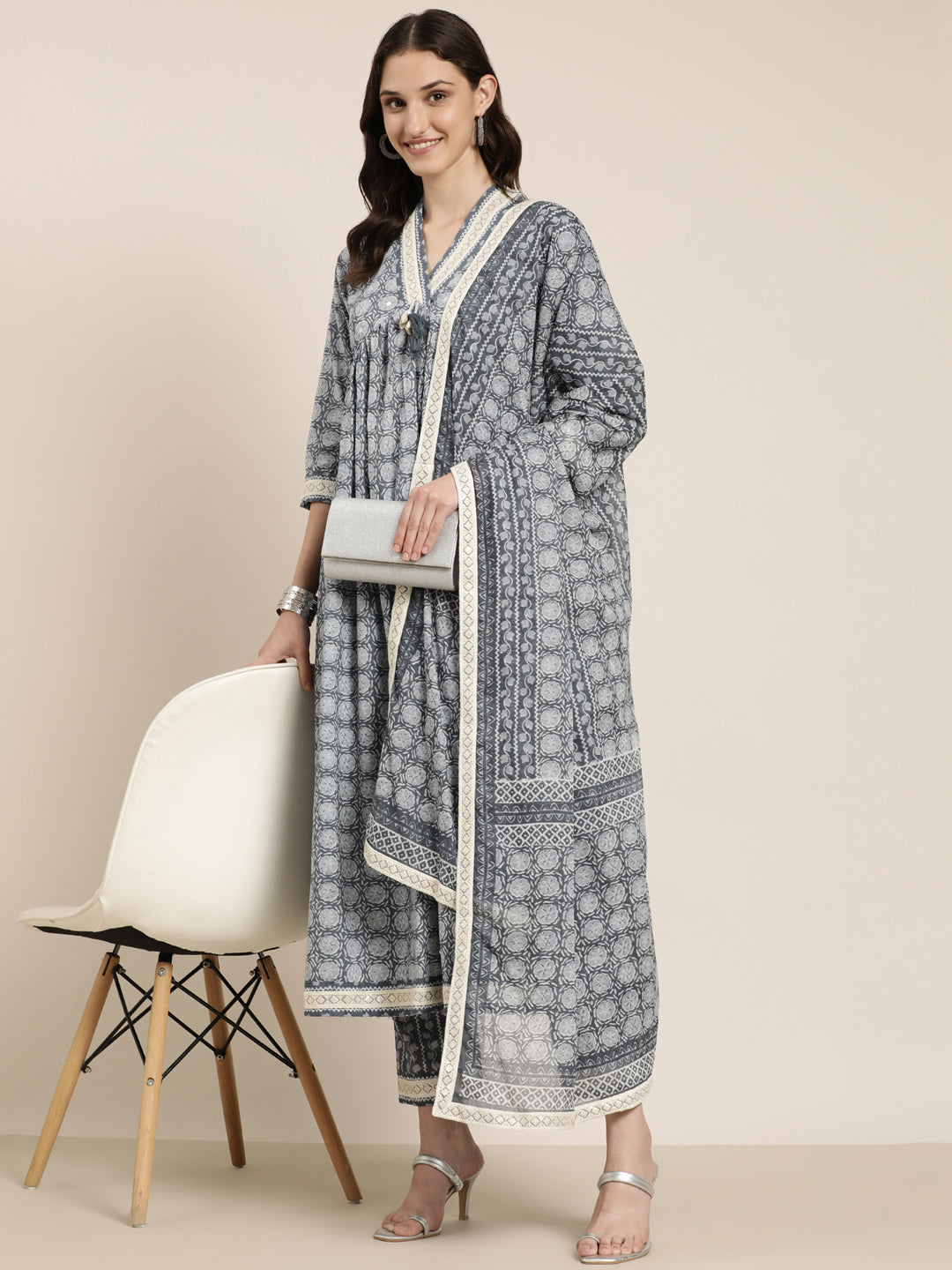 Women Grey Floral Kurta Set