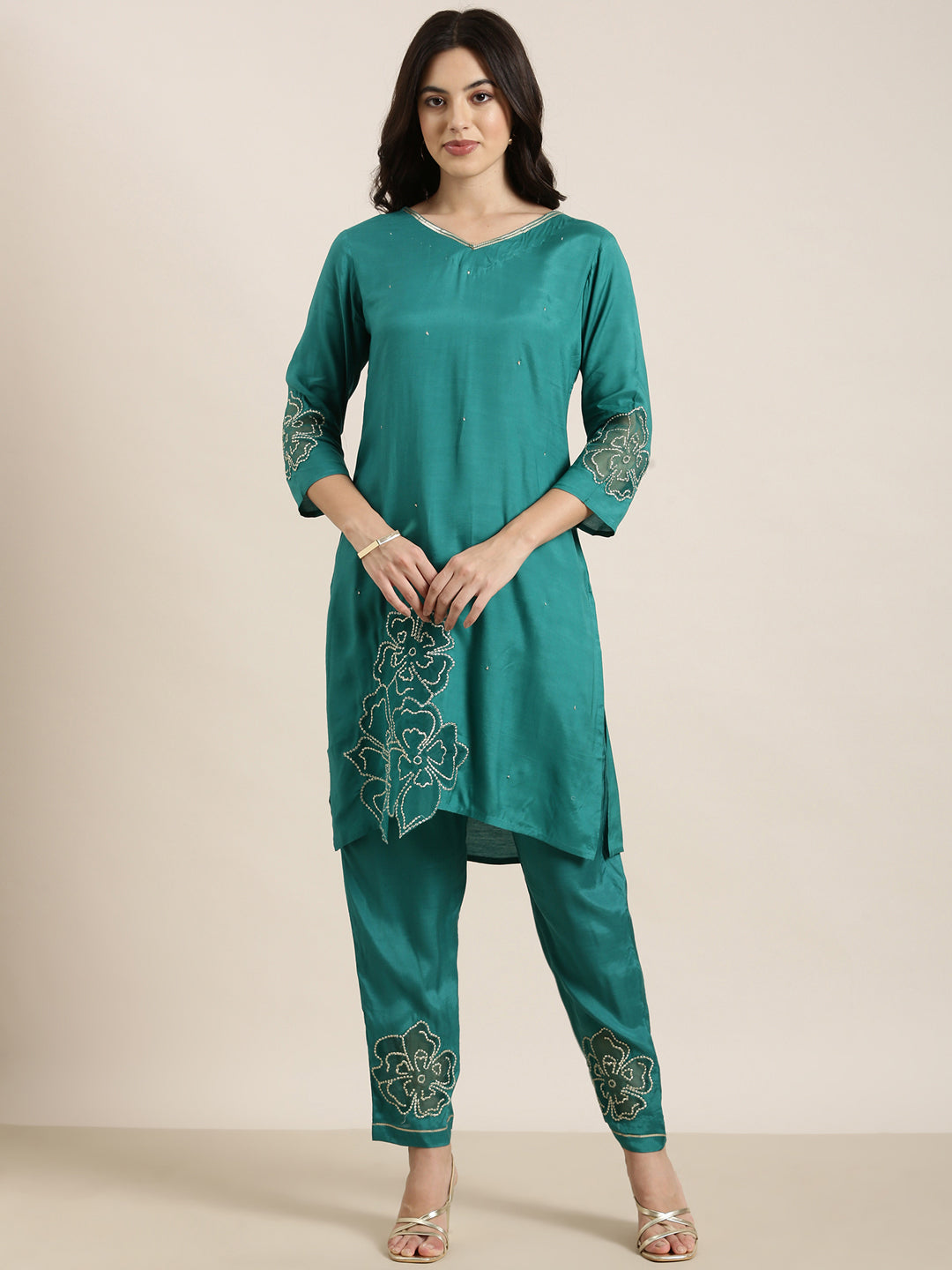 Women Straight Green Floral Kurti and Trousers Set