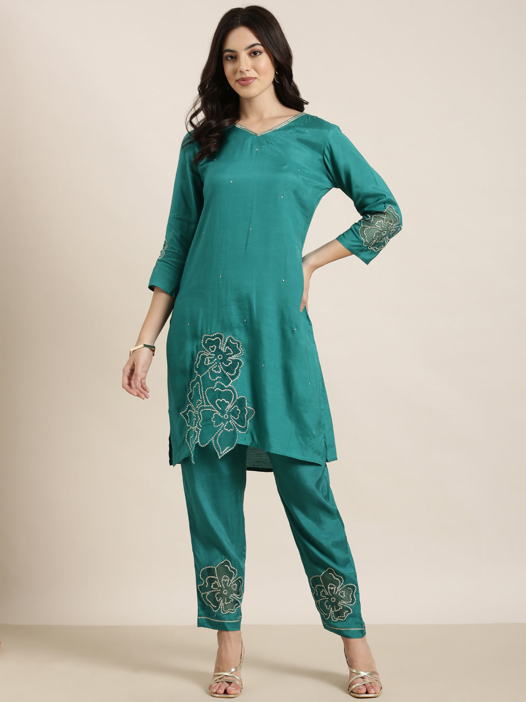 Women Straight Green Floral Kurti and Trousers Set