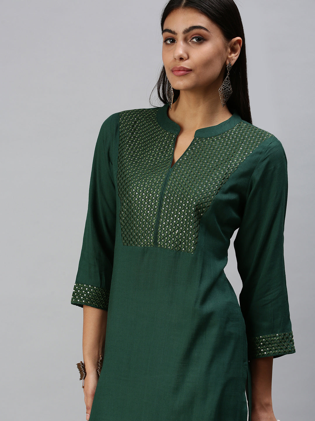 Women's Green Solid Straight Kurti