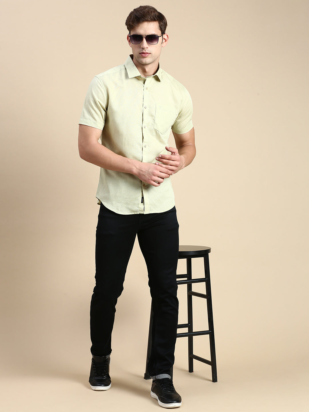 Men Green Solid Casual Shirt