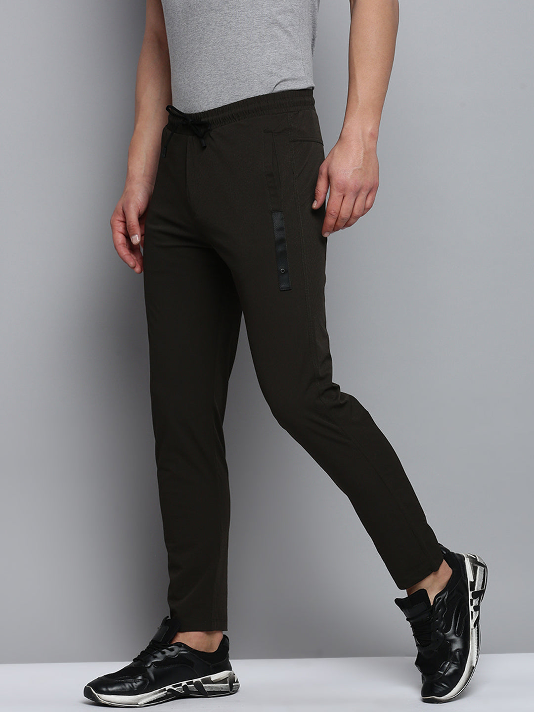 Men Green Solid Casual Track Pant