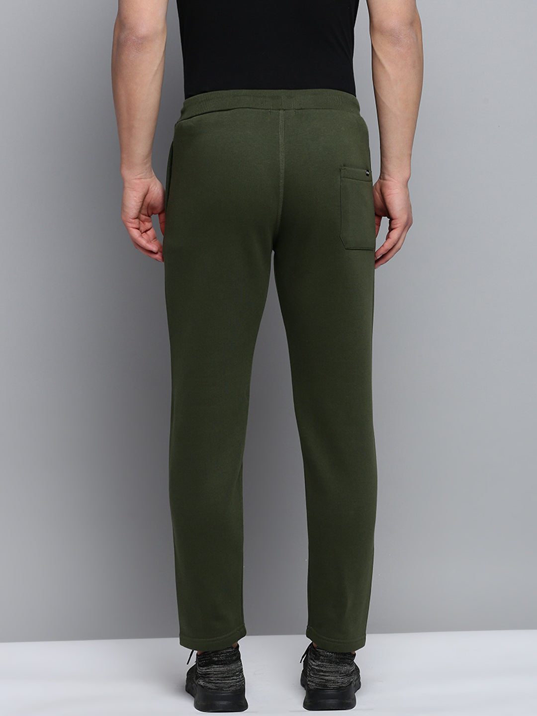 Men Green Solid Casual Track Pant