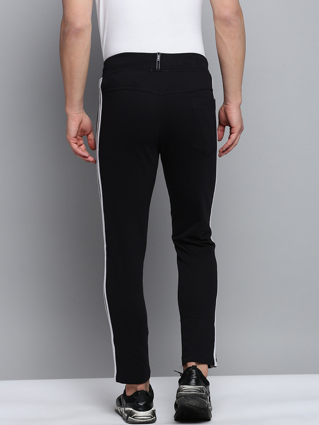 Men Black Solid Casual Track Pant