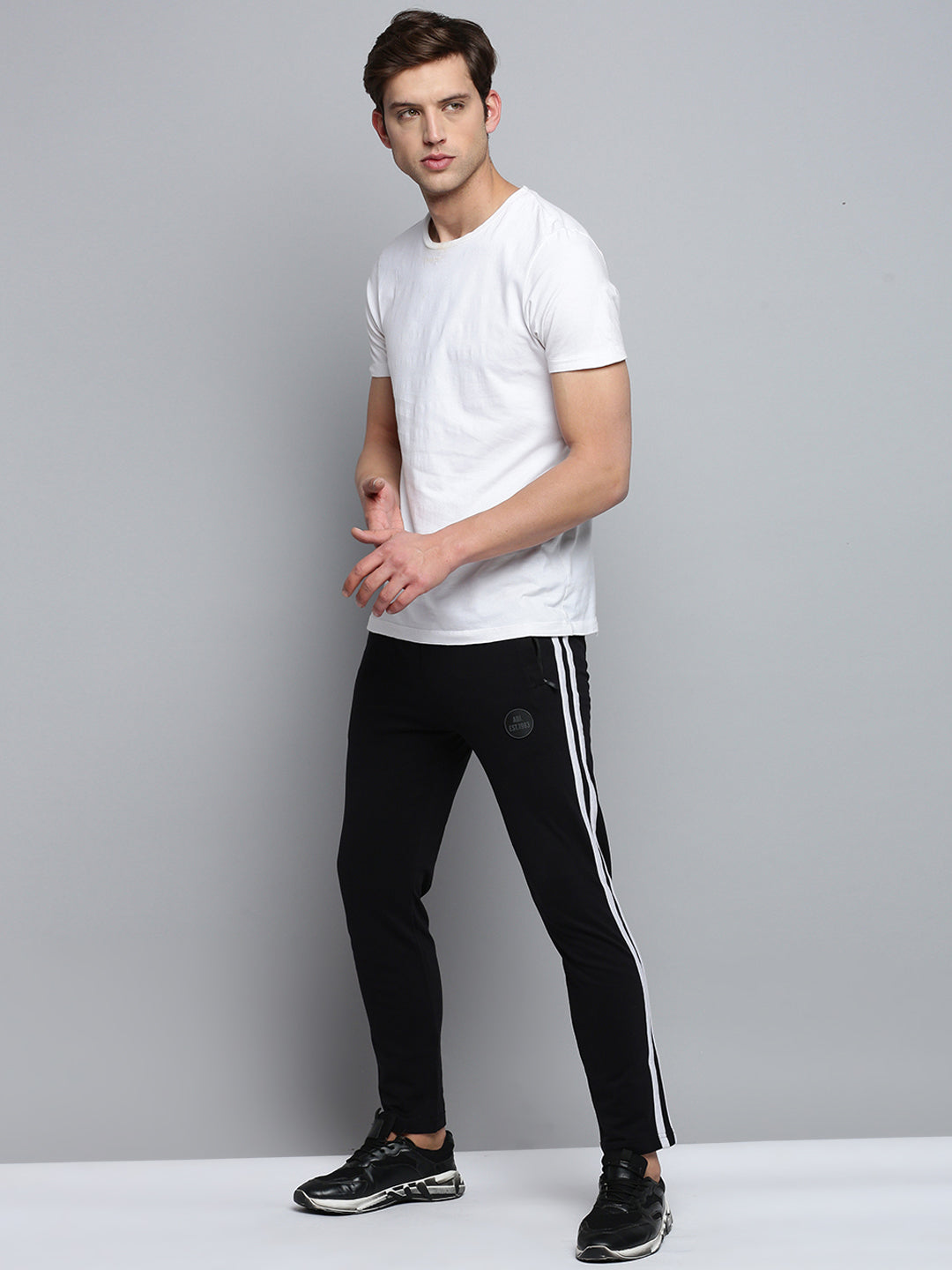 Men Black Solid Casual Track Pant