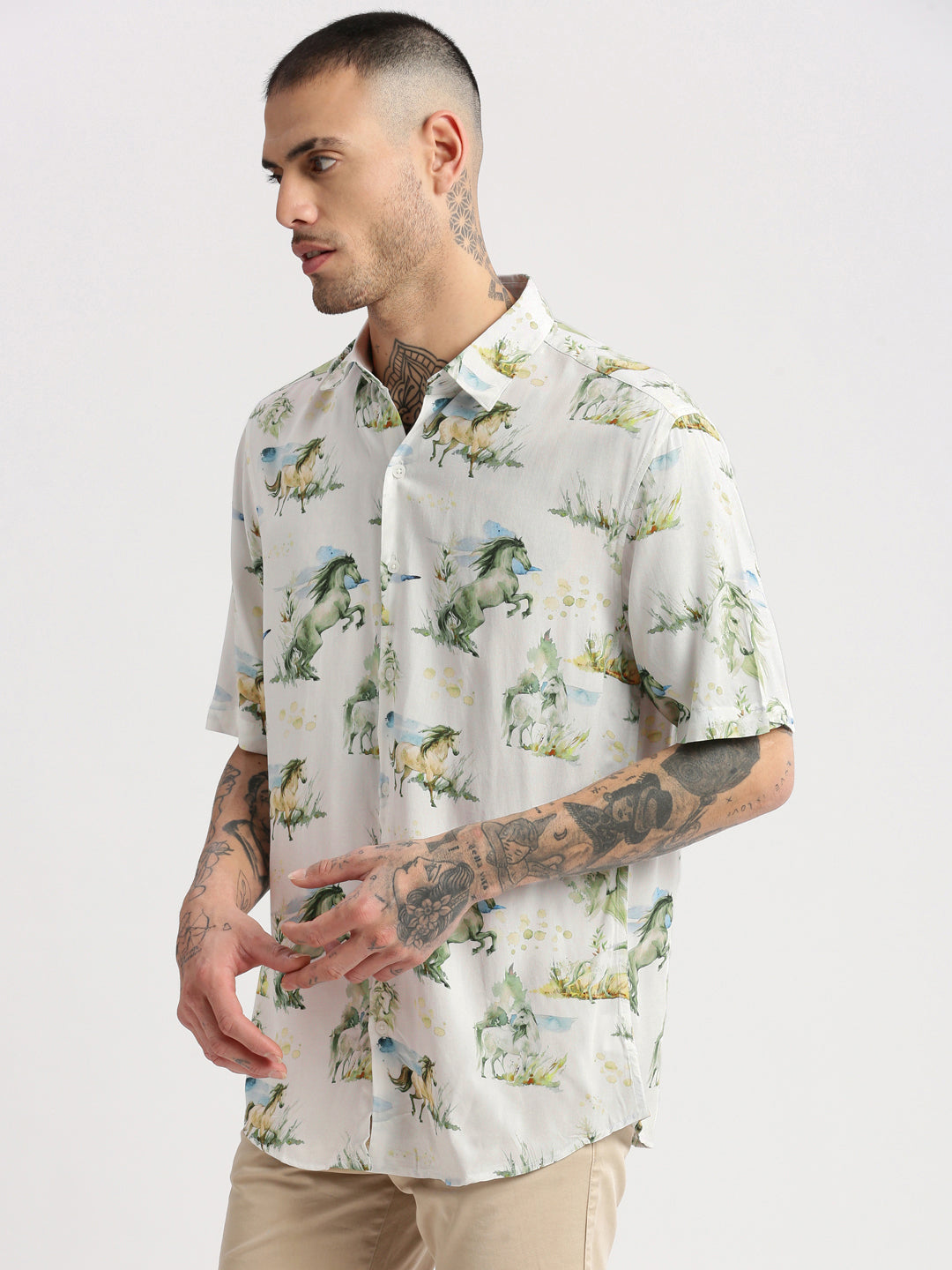 Men's Off White Standard Slim Fit Floral Opaque Printed Cotton Casual Shirt