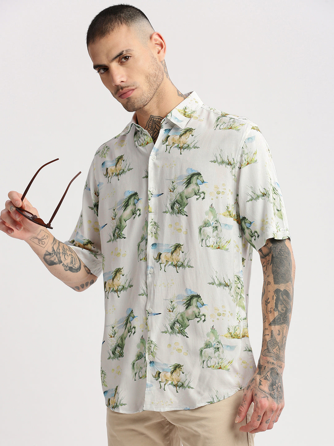 Men's Off White Standard Slim Fit Floral Opaque Printed Cotton Casual Shirt
