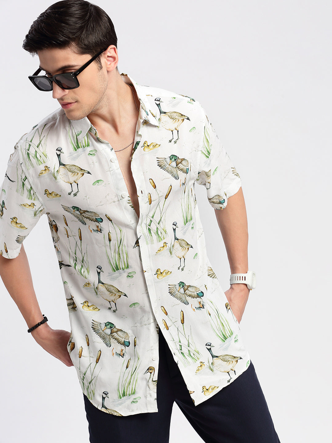 Men's Off White Standard Slim Fit Printed Cotton Casual Shirt