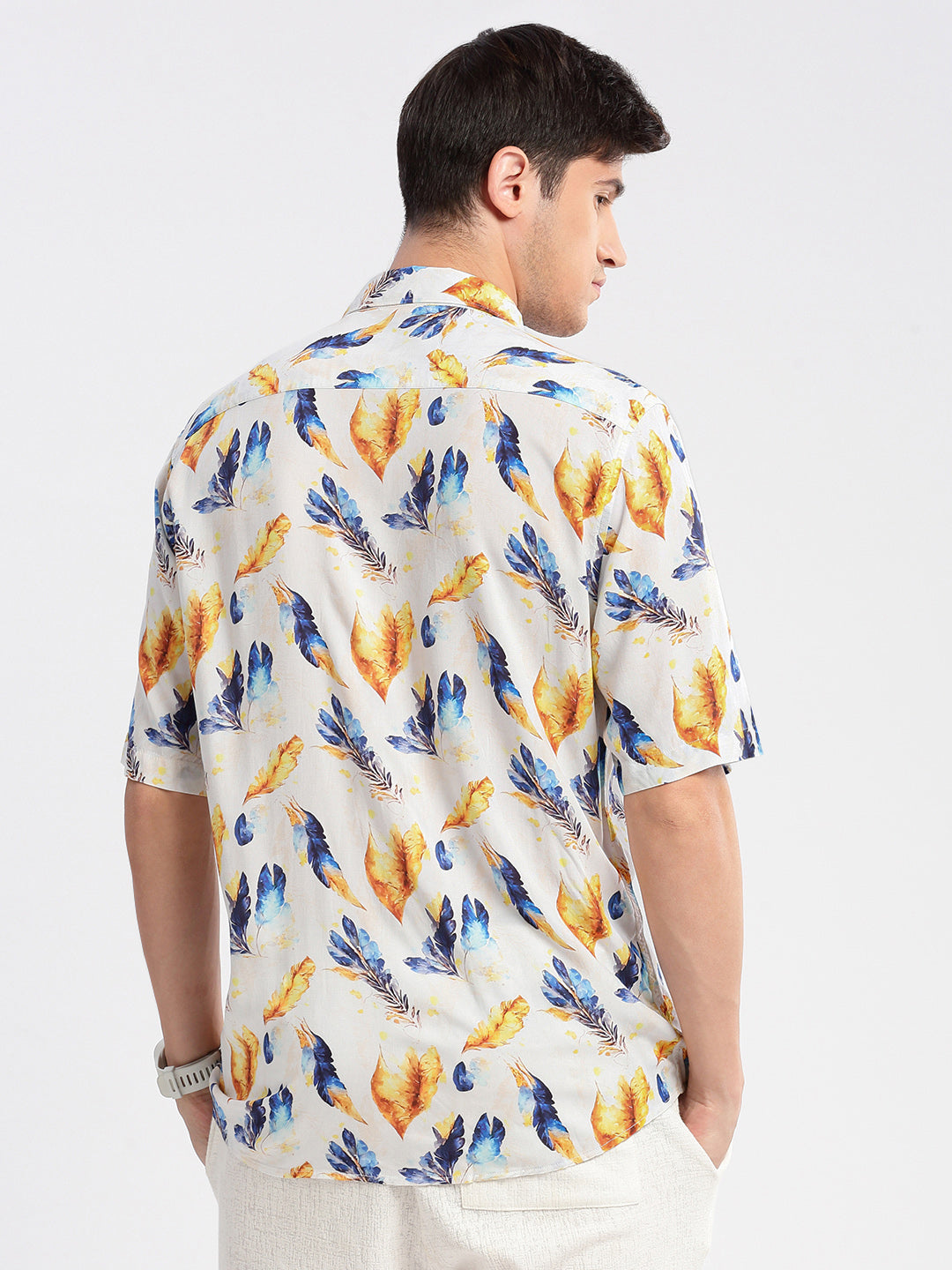 Men's Off White Standard Slim Fit Floral Printed Cotton Casual Shirt