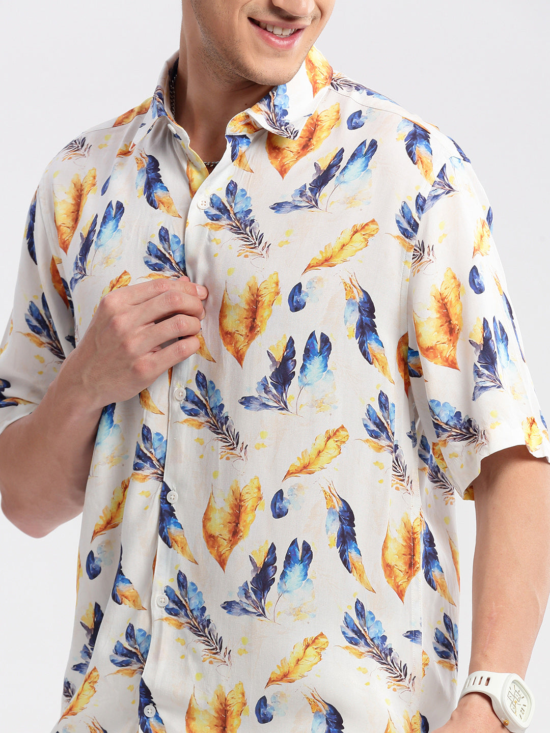 Men's Off White Standard Slim Fit Floral Printed Cotton Casual Shirt