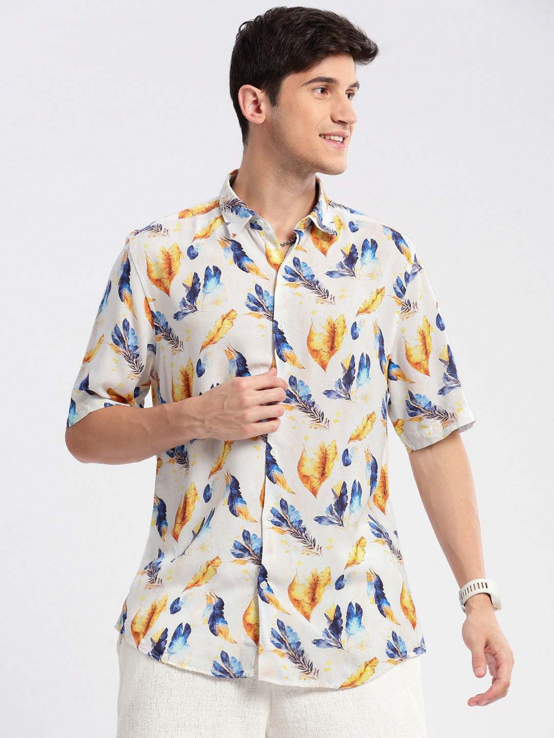 Men's Off White Standard Slim Fit Floral Printed Cotton Casual Shirt