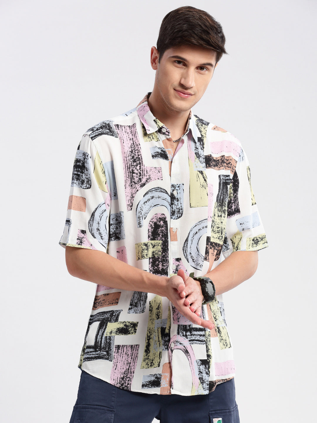 Men's Off White Standard Slim Fit Geometric Printed Cotton Casual Shirt